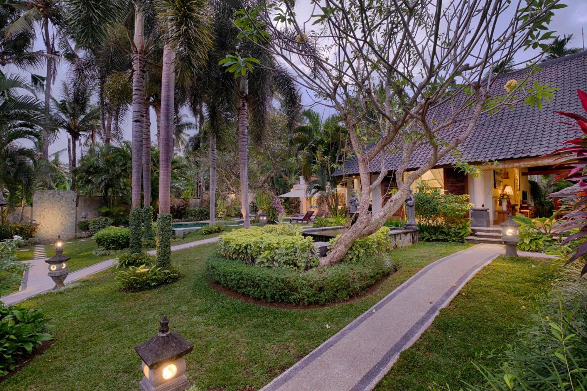 Kutus Kutus Saba Beach Villa Yogyakarta Exteriör bild