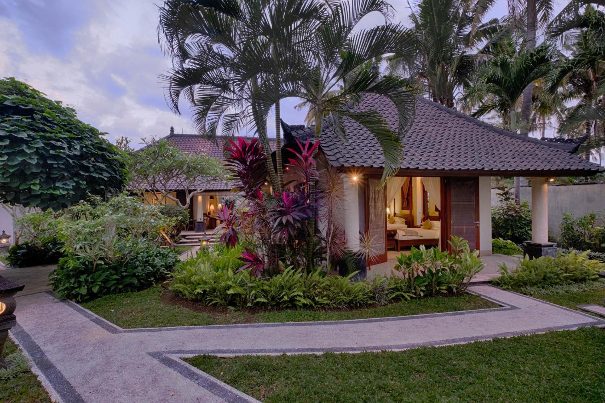 Kutus Kutus Saba Beach Villa Yogyakarta Exteriör bild