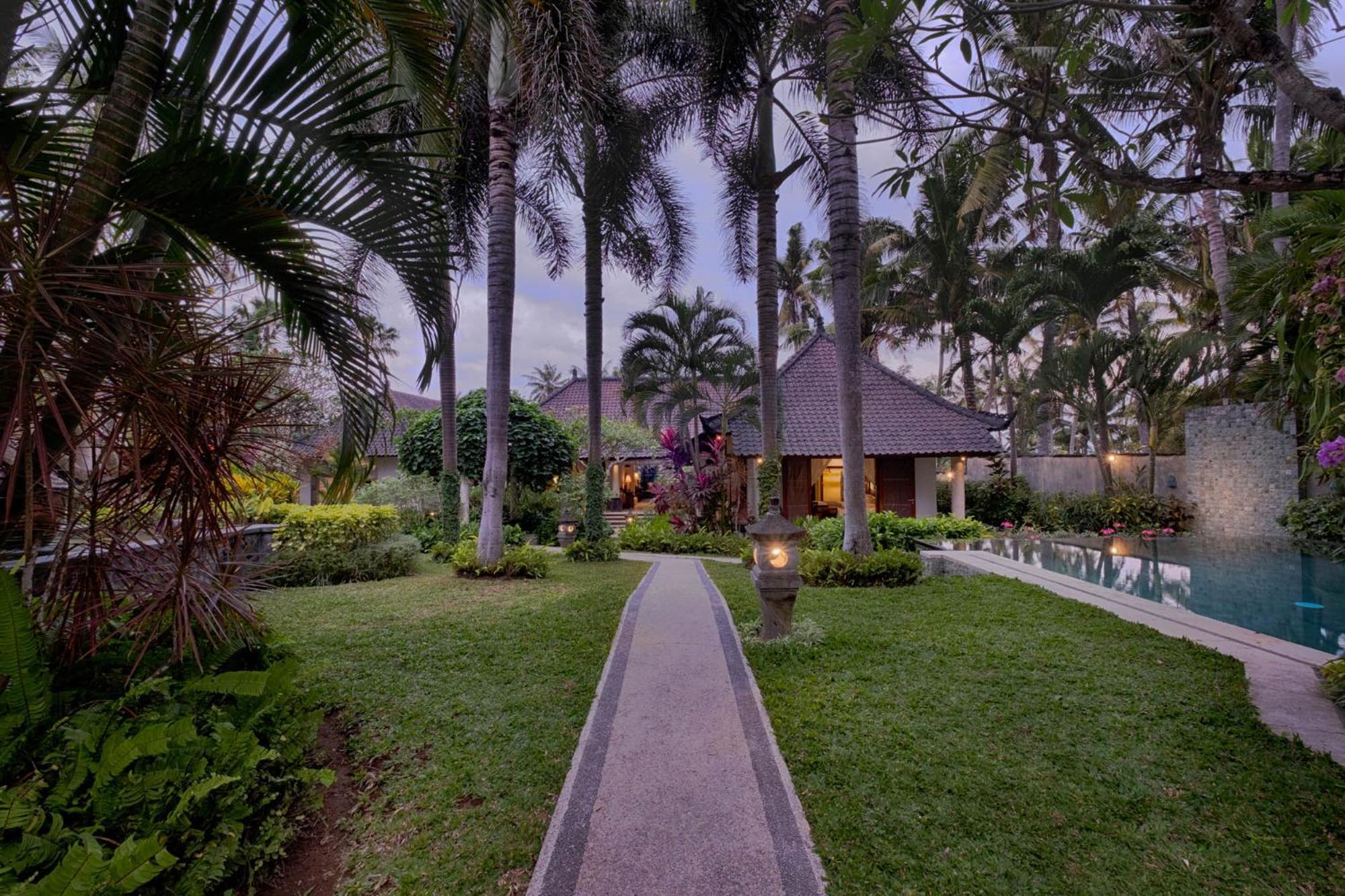 Kutus Kutus Saba Beach Villa Yogyakarta Exteriör bild