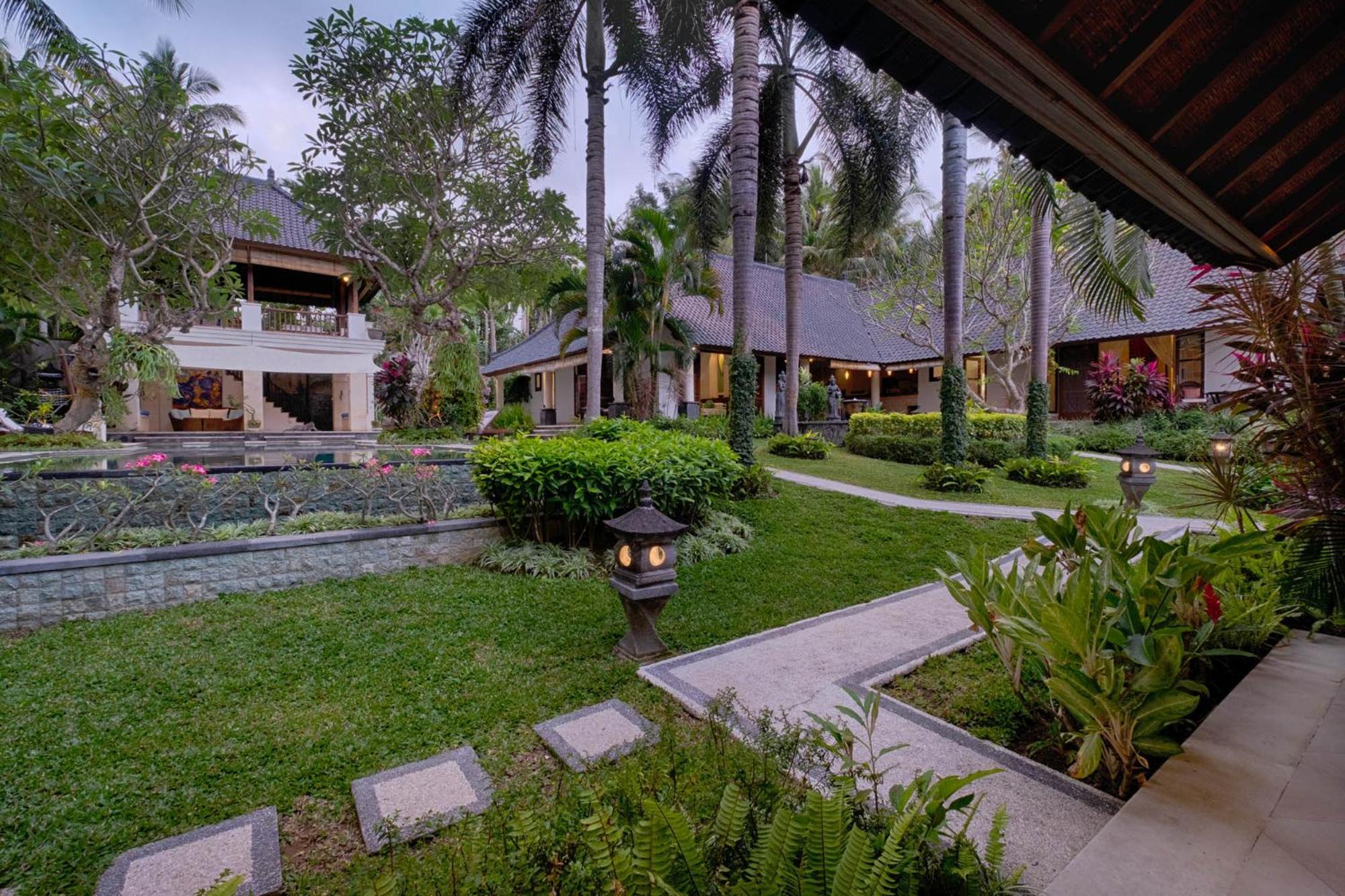 Kutus Kutus Saba Beach Villa Yogyakarta Exteriör bild
