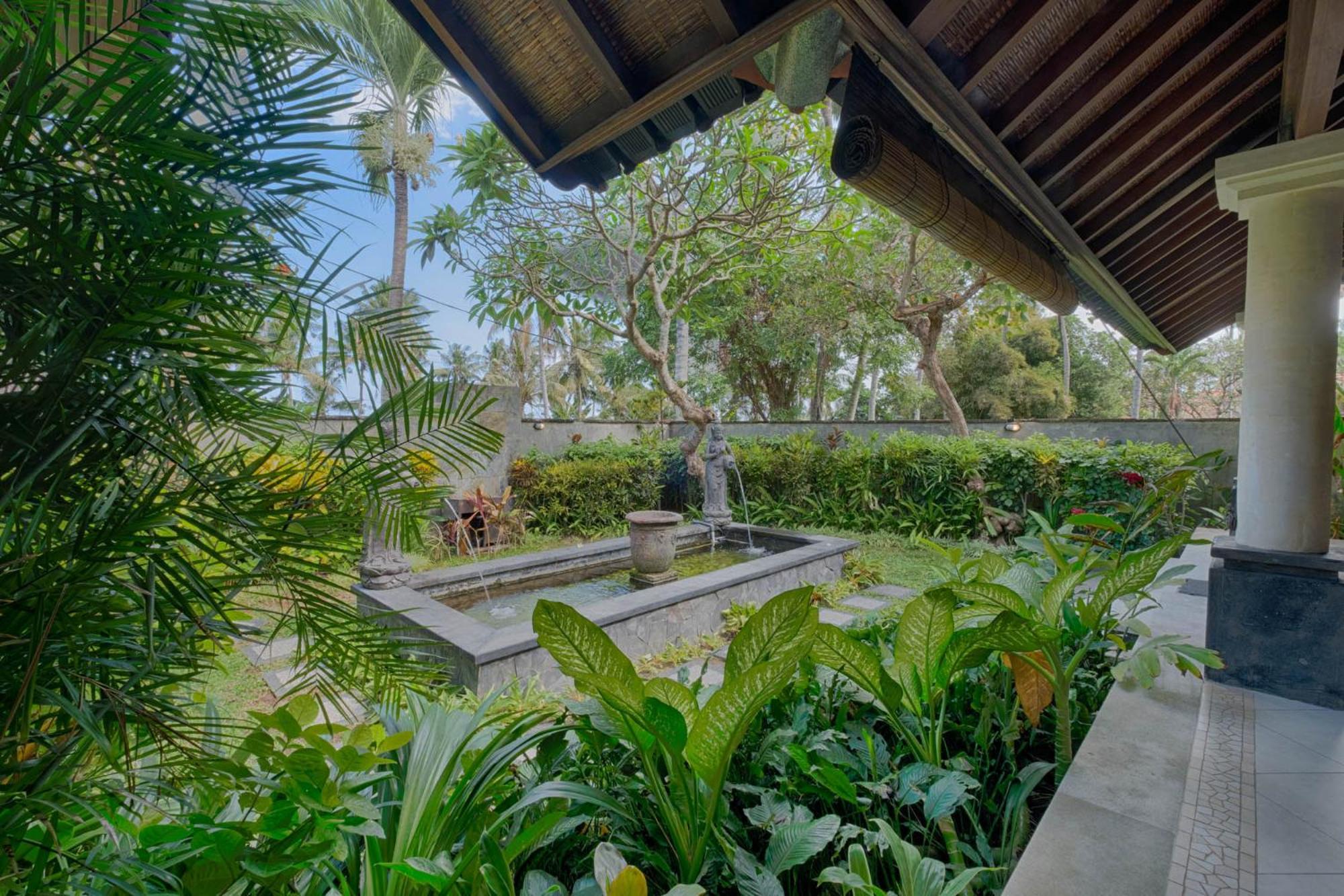 Kutus Kutus Saba Beach Villa Yogyakarta Exteriör bild