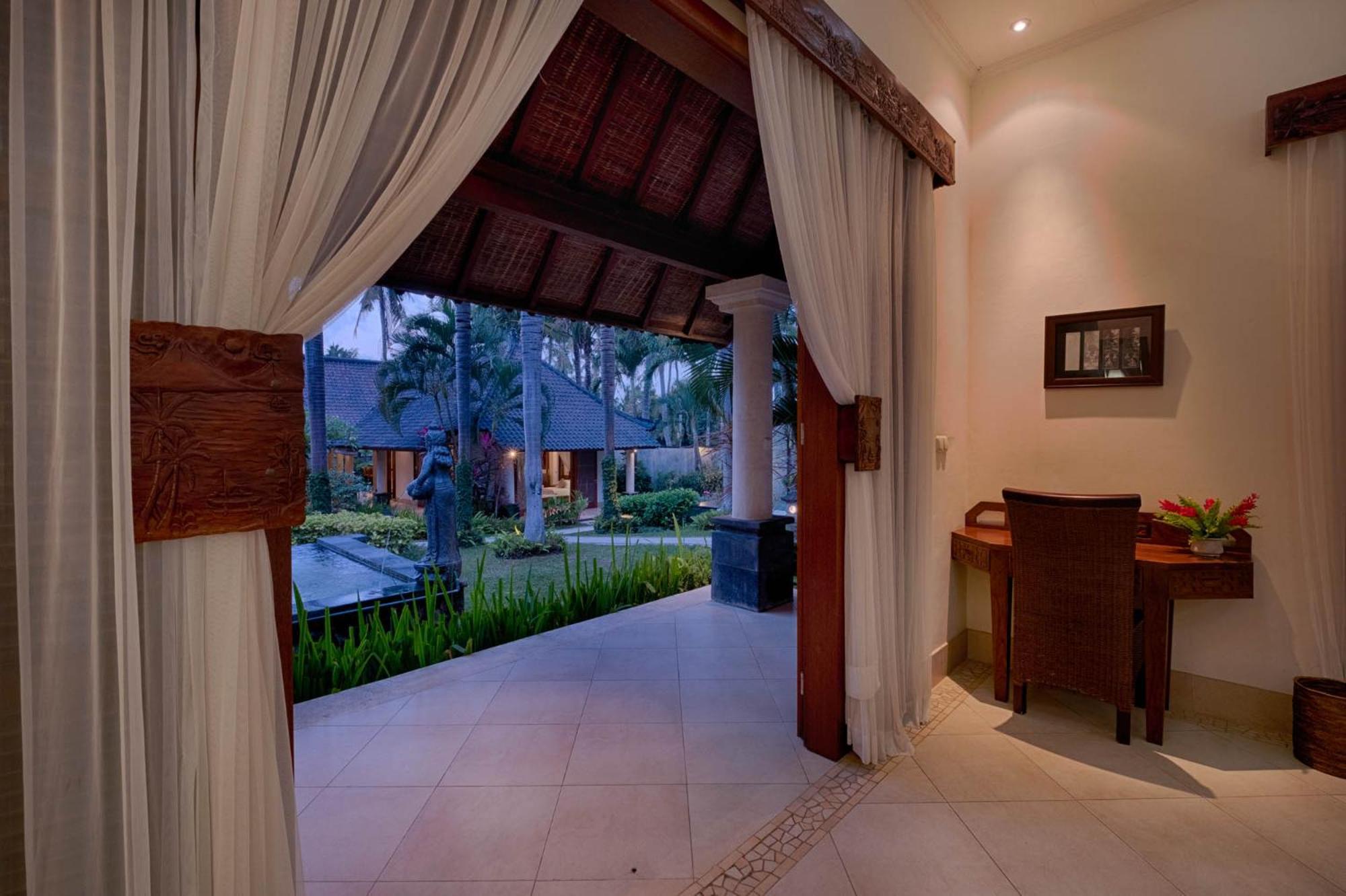 Kutus Kutus Saba Beach Villa Yogyakarta Exteriör bild